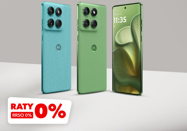 Na zdjęciu znajdują się trzy smartfony w kolorach niebieskim i zielonym, z widocznym logo M na obudowie. W lewym dolnym rogu widnieje napis RATY 0%, RRSO 0%.