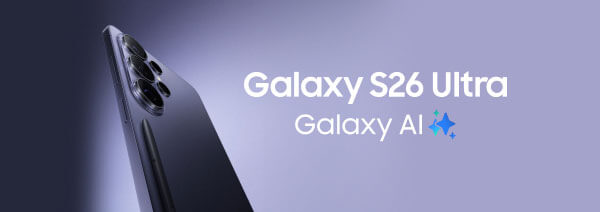 Na obrazie widoczny jest fragment ciemnego smartfona z trzema obiektywami aparatu. Obok urządzenia znajduje się tekst: Galaxy S26 Ultra Galaxy AI z niebieską ikoną w kształcie diamentu.