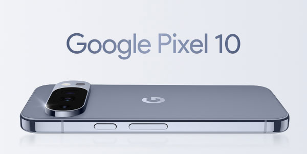 Na zdjęciu widoczny jest smartfon z napisem Google Pixel 10 umieszczonym nad nim. Urządzenie ma metaliczną obudowę z widocznym logo w kształcie litery G oraz wystający moduł aparatu z dwoma obiektywami.